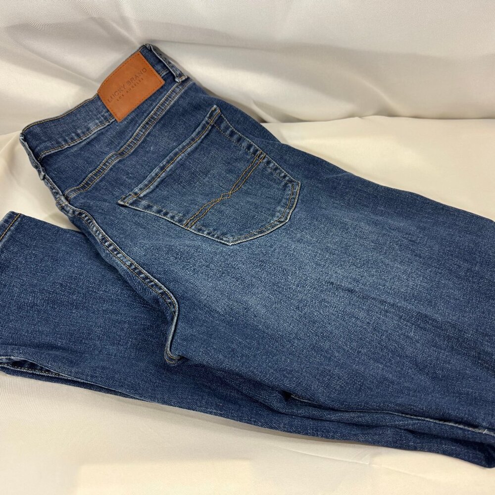 Lucky Brand Jeans 412 Athletic Slim Mens Size 34/32 Gently used - Picture 2 of 3